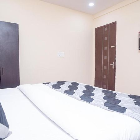 Hotel Gs International Couple Friendly At Delhi University Нью-Дели Экстерьер фото