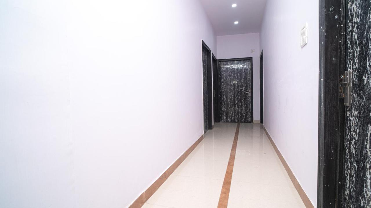 Hotel Gs International Couple Friendly At Delhi University Нью-Дели Экстерьер фото