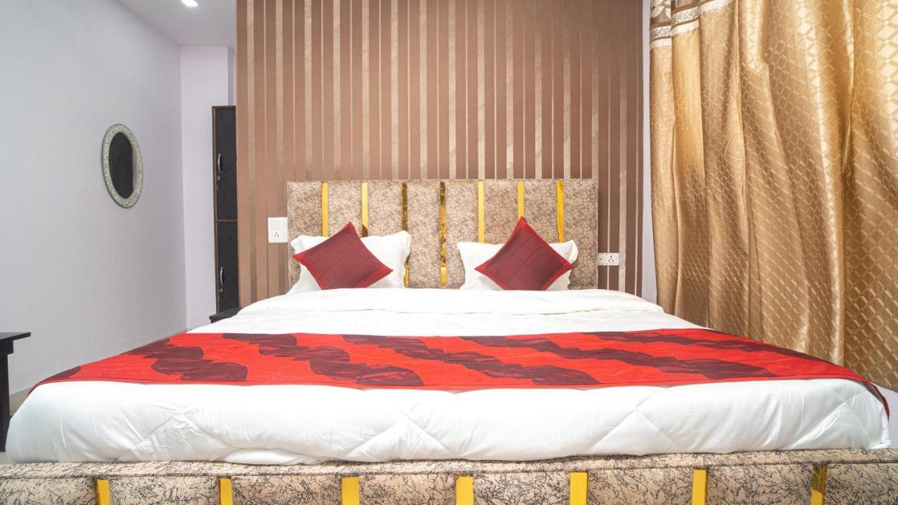 Hotel Gs International Couple Friendly At Delhi University Нью-Дели Экстерьер фото