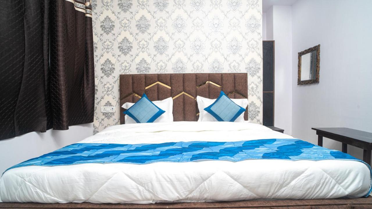 Hotel Gs International Couple Friendly At Delhi University Нью-Дели Экстерьер фото