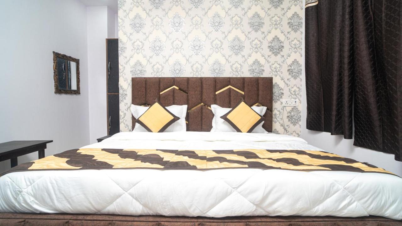 Hotel Gs International Couple Friendly At Delhi University Нью-Дели Экстерьер фото